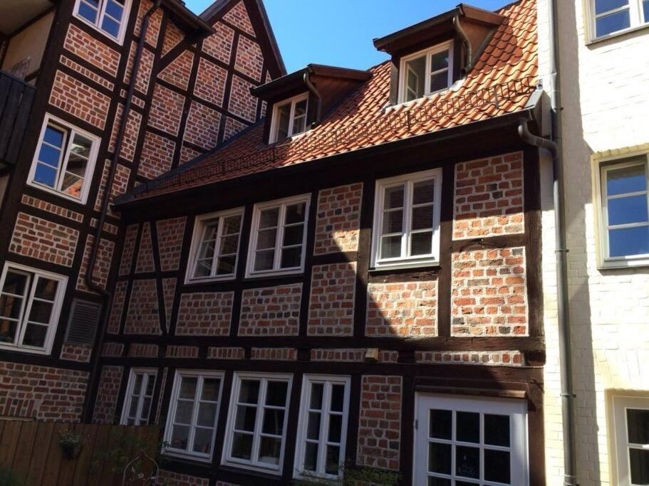 Stadtnest - Charmante Altstadtwohnung Am Sande Lüneburg Exterior foto